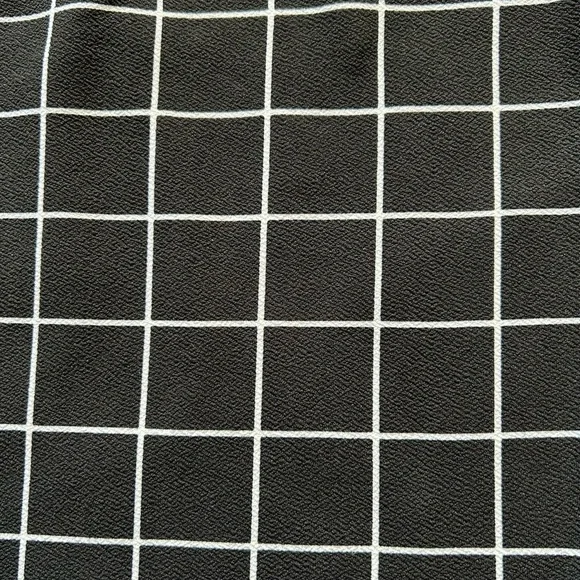 Black and White Graph Lined Pencil Skirt - Picture 2 of 6